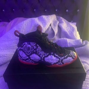 Snakeskin foamposite